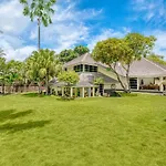 Villa Venice - 2000M2 Garden Right Behind Beach